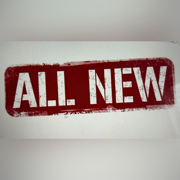 Meet your Posher, Laura - Picture 1 of 2